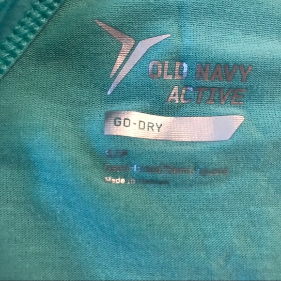 Old Navy lightweight Go Dry tank! - Picture 3 of 4